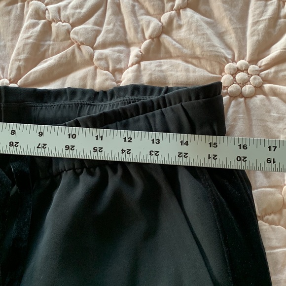 Lululemon On the Fly Jogger * Velvet Trim Sz:8 - Picture 16 of 16